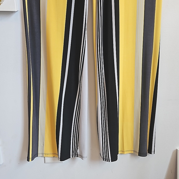 Wide leg Jumpsuit - Picture 2 of 7